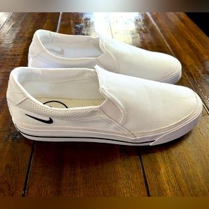 Nike slip on’s